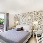 Alojamento de Acomodação e Pequeno-almoço Via Barocca 4*