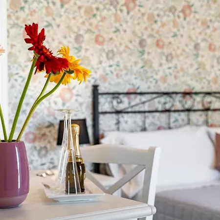 לינה וארוחת בוקר Via Barocca 4*